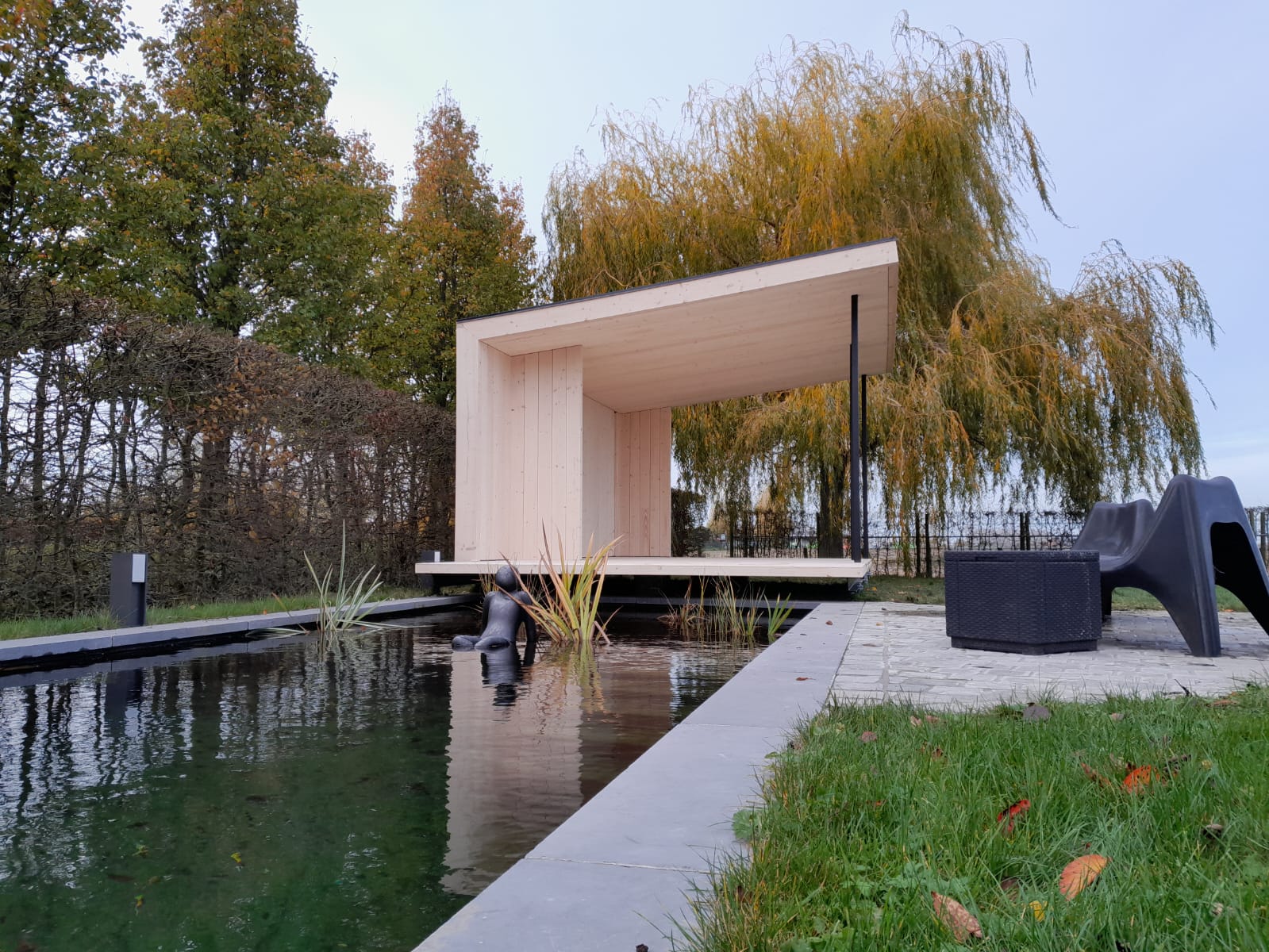 Lounge Overkapping aan vijver